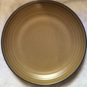 Pflatzgraff Folk Art dinner plate